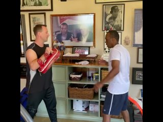 sugar ray leonard trains in mau thai boxing