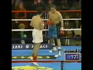 julio cesar chavez, long before floyd mayweather and pernell whitaker, showed what defense is in boxing with his hands down