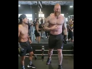 david versus goliath. lopez hit the strongest man on the planet. american boxer meets with hafthor bjornsson