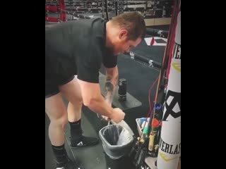 canelo alvarez showed how to train in training