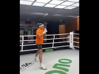 usyk showed his shadow boxing