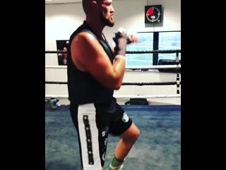 tyson fury showed off his shadow boxing