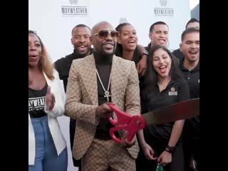 floyd mayweather opens new boxing gym