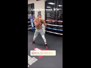 devin haney showed off his shadow boxing