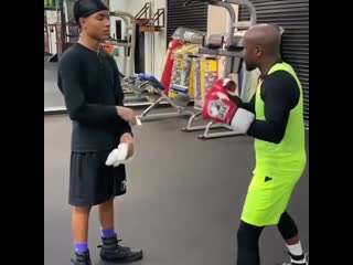 floyd mayweather is preparing for his return to the ring