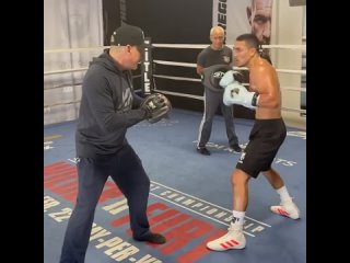 strength work on the paws of teofimo lopez