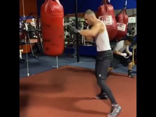 oleksandr gvozdyk showed intense work on the boxing bag