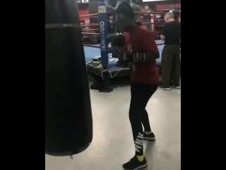 champion claressa shields showed her heavy bag work