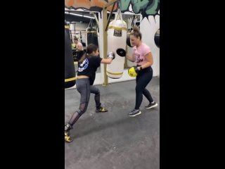 women's boxing on the paws