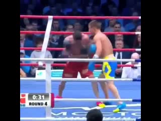 vasily lomachenko showed the speed of the work of the arms and legs