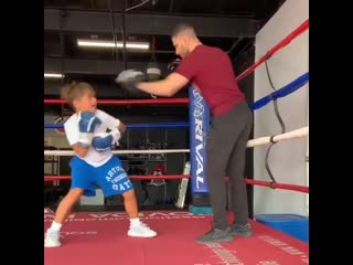 arturo gatti's son works on his paws