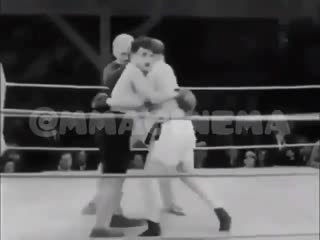 charlie chaplin boxing humor