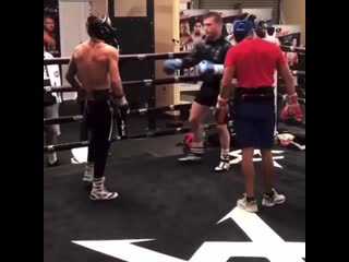 canelo alvarez teaches the basics of boxing to his teammates