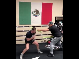 canelo alvarez working on his defense