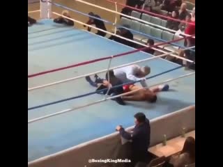 dangerous one-punch knockout from a southpaw