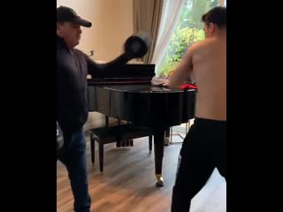 ryan garcia at home in quarantine working on his paws