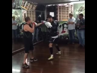 jorge linares practicing a right straight pull