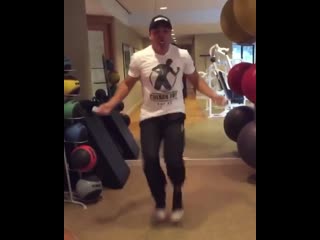 oscar de la hoya showed speed on a skipping rope