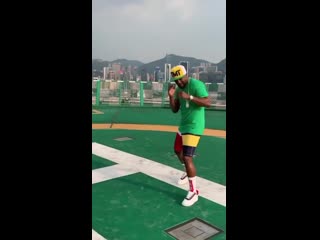 floyd mayweather did shadow boxing on the roof of a skyscraper