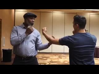 lennox lewis came to the british boxer to show a couple of tricks before the fight