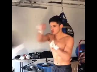 ryan garcia showed his speed and skill on the pneumatic bag