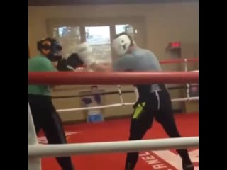 canelo uses countermeasures against lefties