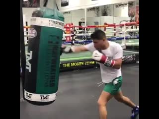 jesse vargas speed workout on a heavy bag