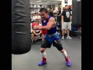 manny pacquiao's masterful speed work on a heavy bag