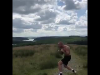 check out the masterful shadowboxing during cross-country skiing