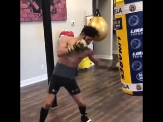 accented heavy bag work by jorge linares