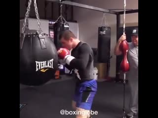 canelo alvarez practicing a power accented low kick