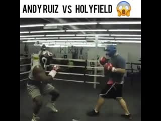 it looks like the old man evander holyfield can beat the reigning champion andy ruiz. sparring a couple of weeks before the fight with joshua