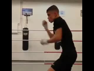 evaluate the skill and technique of a young boxer