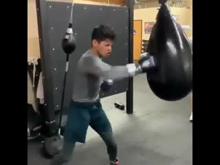 rate ryan garcia's hand speed