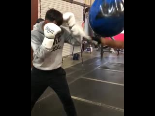 practicing defense in boxing