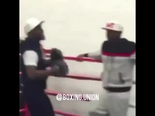 floyd mayweather teaches singer justin bieber the basics of boxing