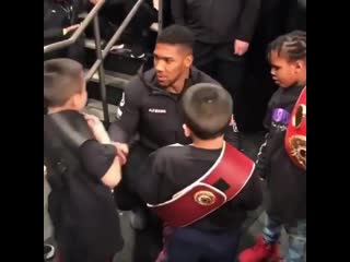 anthony joshua always makes time for his little fans