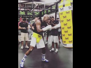 floyd mayweather heavy bag workout