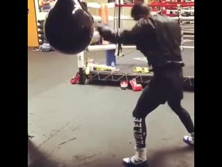 strength work on a heavy bag and bag of turkish boxer anvi yildirim