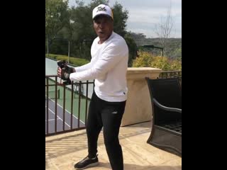 veteran ring sugar ray leonard showed exercise with rubber