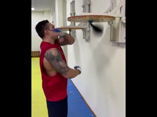 how usyk works with a punching bag