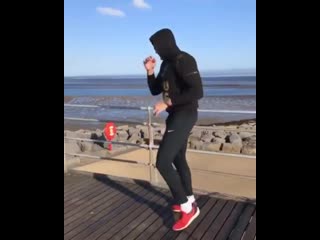 tyson fury wrestled with a shadow on the ocean