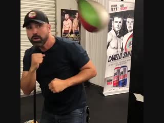 old oscar de la hoya shows how to work on pneumatics