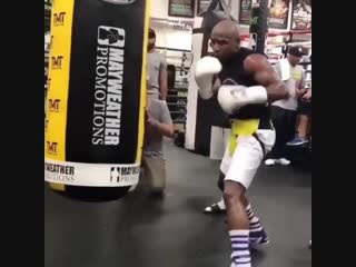 floyd mayweather practicing the left power jab