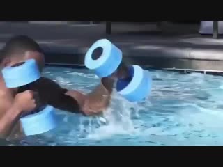 timothy lee boxing training in the pool