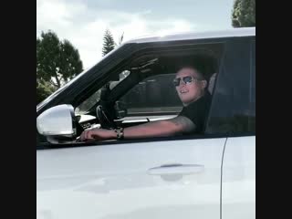 oleksandr usyk at a traffic light.