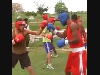 open sparring in cuba left-hander vs. right-hander