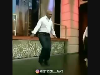 old mike tyson showed his class on a skipping rope