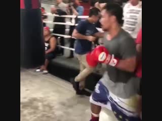 manny pacquiao's speed work on a heavy bag