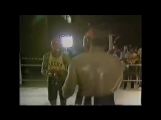 sparring between muhammad ali and middleweight thomas hearns (1981).